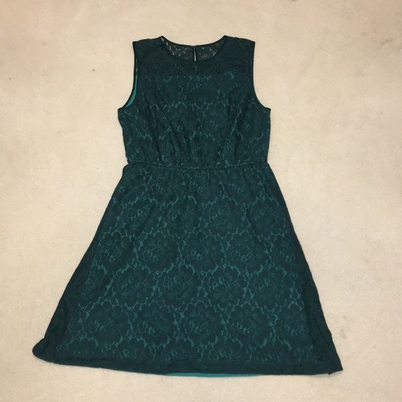 Fossil green lace dress - Picture 5 of 5
